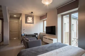 Spacious Design Studio w. Balcony and A/C - Image 3