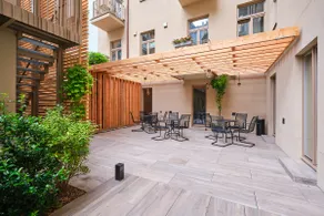Spacious Design Studio w. Balcony and A/C - Image 2