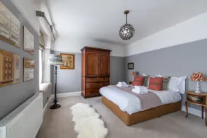 Merchants Town House - Catherine Hill - Image 4