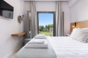 Onore Luxury Suites Dasia | Sunset Suite & pool - Image 4