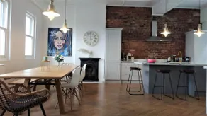 Twomey's - Unique Victorian Townhouse with Seaview - Image 3