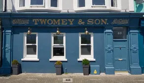 Twomey's - Unique Victorian Townhouse with Seaview - Image 2