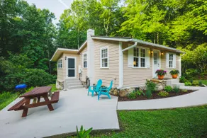 Rustic cabin at Dupont Forest - Image 3