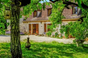 Farmhouse paradise with meadows, forests, animals - Image 5