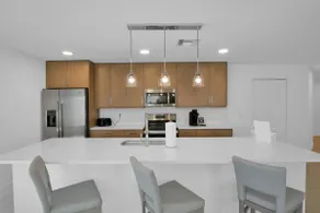 Modern design in tropical paradise - Image 3
