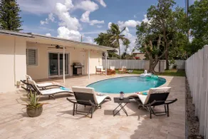 ☀️Casita bonita 🏖 Villa with 4beds/3 bath and HEATED pool 🌴🔥 - Image 2