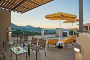 Giannis Pool Villas in Kastelos - Image 2