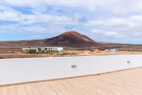 Great villa at the foot of the Calderón Hondo Volcano - Image 4