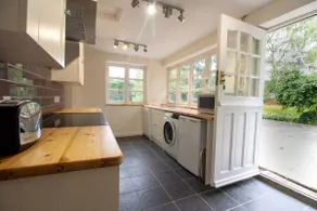 Spacious 3 bedroom country house - Image 3