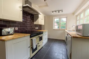 Spacious 3 bedroom country house - Image 4