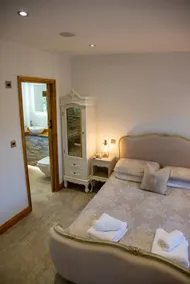 Steamy Cottage a cosy couples cottage & steam room - Image 3