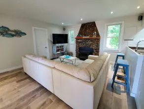 Tecumseh Lodge Beach Getaway - Image 3