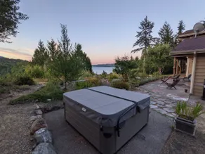 Hamma House: Hood Canal, Mountain and Forest Views - Image 4