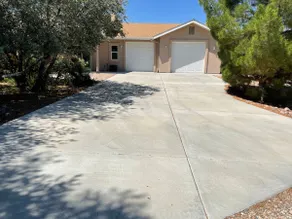Welcome to Suzanne&Gary's Granite Mountain Getaway - Image 4