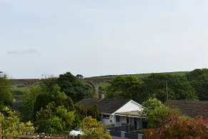 Charming, 3 bed, dog friendly bungalow with lovely views, 5 mins from the beach - Image 4