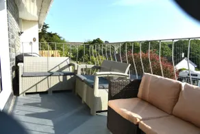 Charming, 3 bed, dog friendly bungalow with lovely views, 5 mins from the beach - Image 3