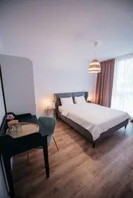 King size bedroom with private bathroom - Image 2
