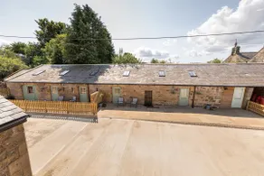 Renovated Stone Byre & Fully Fenced Terrace - Image 2