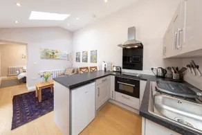 Renovated Stone Byre & Fully Fenced Terrace - Image 4