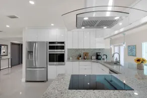 Modern 4.5 BR 3 Bath Dream House Heated Pool BBQ - Image 5