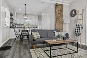 Olive Street Bungalow - Image 5