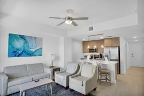 Resort living on the beach - Image 2