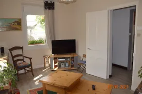 Ground floor apartment in house near city center. - Image 4