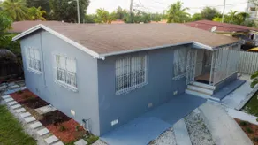 Magic City Tropical Corner House - Image 3