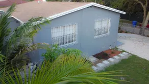 Magic City Tropical Corner House - Image 5