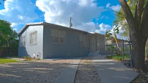 Magic City Tropical Corner House - Image 2