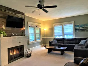 Cozy riverfront cottage with easy access to US 322 - Image 2