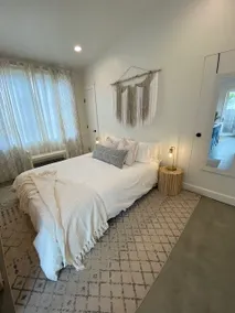 Boho beach bungalow- walk to Poplar Beach - Image 5