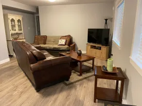 Cozy 1 Bedroom Private Suite - Image 4