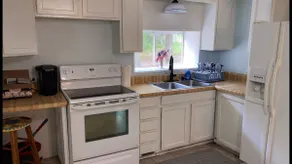 Tucked Away Renovated 4 Bedroom/ 2 Bath, Sleep 12  Close to Parris Island - Image 5