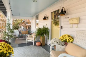 The Loriann , A Boutique Stay in a 1940's Home. New Sleep Number Bed! - Image 2