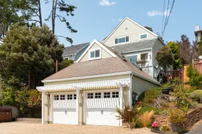 Stylish Spacious Seaside Retreat, Walking to Beach - Image 4