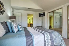 2-bed/2-bath Condo. Pool/hot tub/clubhouse access - Image 4