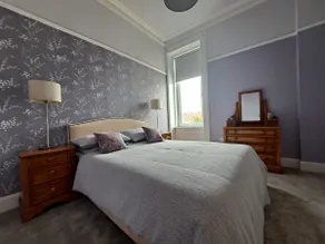 Stunning seafront apartment - Image 4