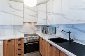 Black Level Suites, 30m from the beach, pool and garage - Image 5