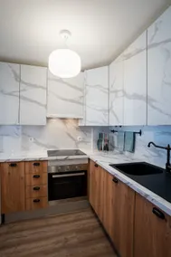 Black Level Suites, 30m from the beach, pool and garage - Image 3