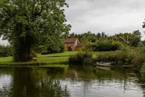 stylish barn conversion with hot tub and lake view - Image 5