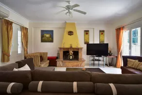 Beachfront Family Luxury Villa Jolie: tennis, pool, jacuzzi, sauna, ping-pong... - Image 3