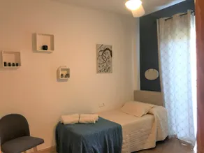 Apartment next to the river, entrance to the Cahorros hiking trail - Image 2