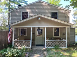 Quiet lakeside getaway in Central Maine - 5 minutes from town! - Image 3