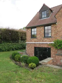 2 bedroom apartment with farm view and garden - Image 2
