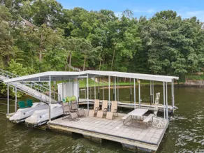 Lofted Bluff Sunset Lake Views and Private Boat Dock - Image 4