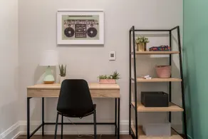 5th St Location! Aesthetic Design•Smart TV•Wi-Fi - Image 5