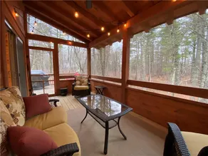 Tranquil Cabin Escape-Surrounded by Nature - Image 2