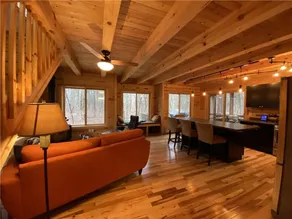 Tranquil Cabin Escape-Surrounded by Nature - Image 3