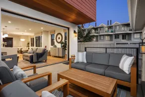Immaculate New House in Heart of Village, Walkable - Image 4